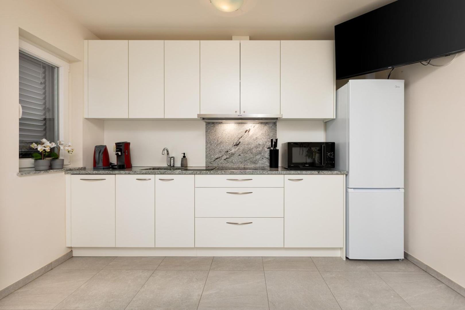 Apartments Pivas Malinska Extérieur photo