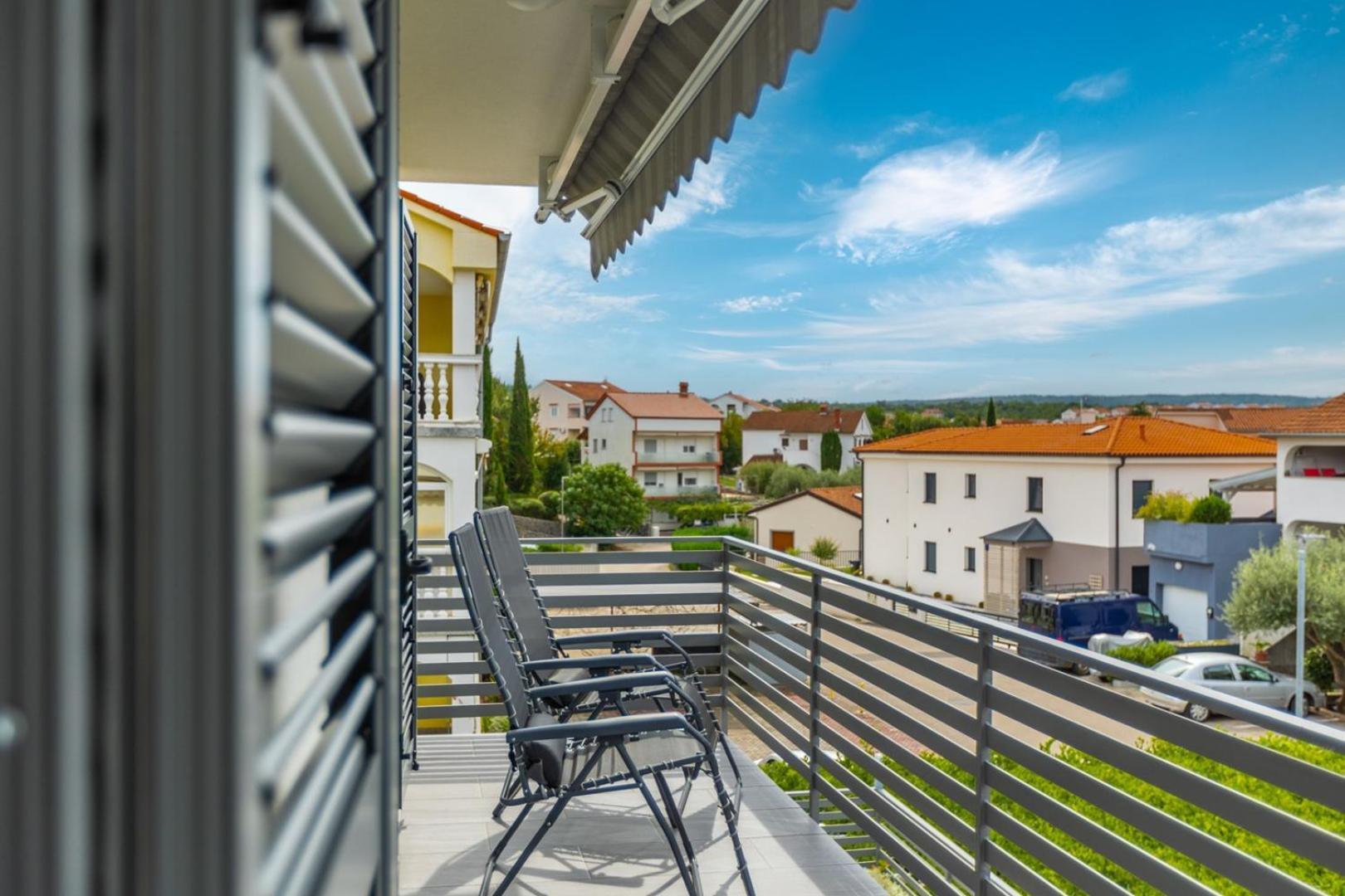 Apartments Pivas Malinska Extérieur photo